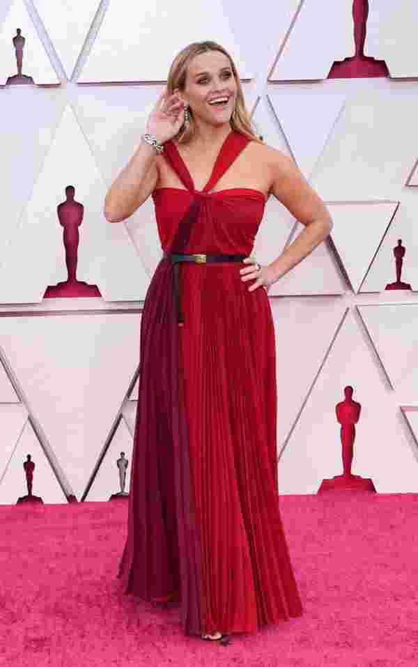2021 Oscar Ödülleri nde kırmızı halıda şıklık yarışı #7