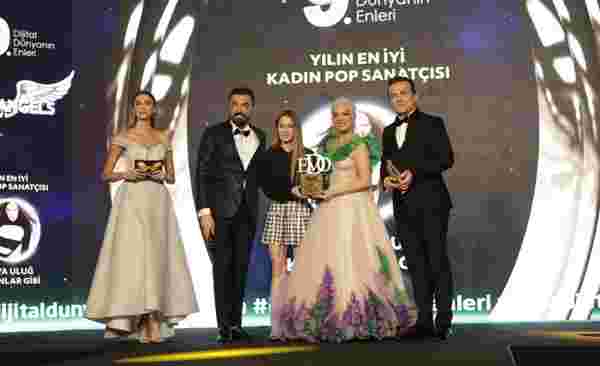 Yılın en iyi kadın pop sanatçısı / Derya Uluğ seçildi.