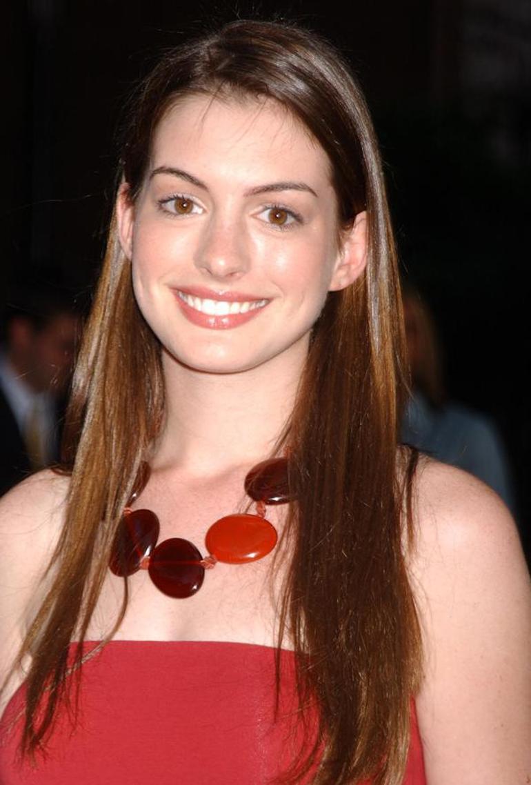 Anne Hathaway: Oyunculuk Kariyerindeki Zorlu Anılarını Anlattı