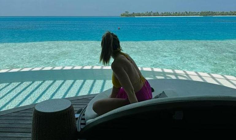 Hadise'nin Bikinili Pozlarıyla Yaz Sezonu Açılışı