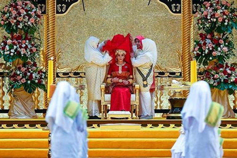 Masalsı Bir Evlilik Serüveni: Prens Abdul Mateen ve Anisha Rosnah'ın Düğün Hikayesi