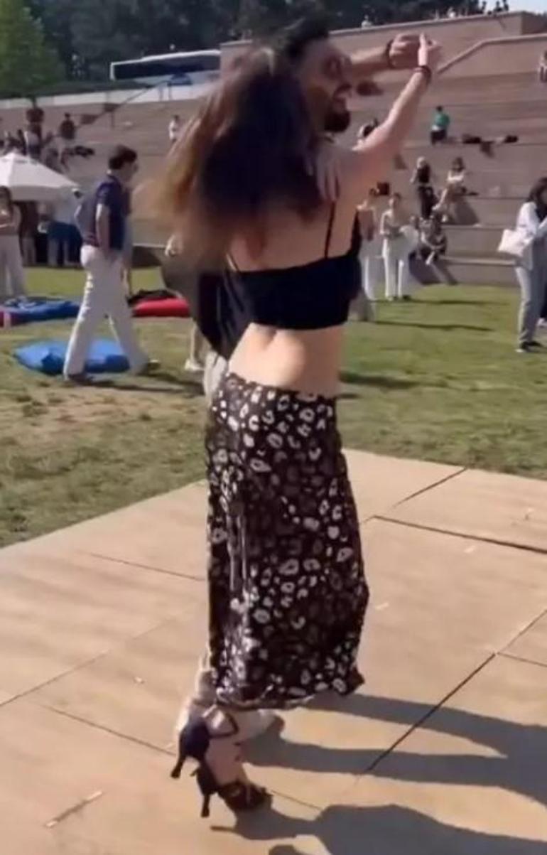 Melis Sezen Okulunda Dans Etkinliğine Katıldı