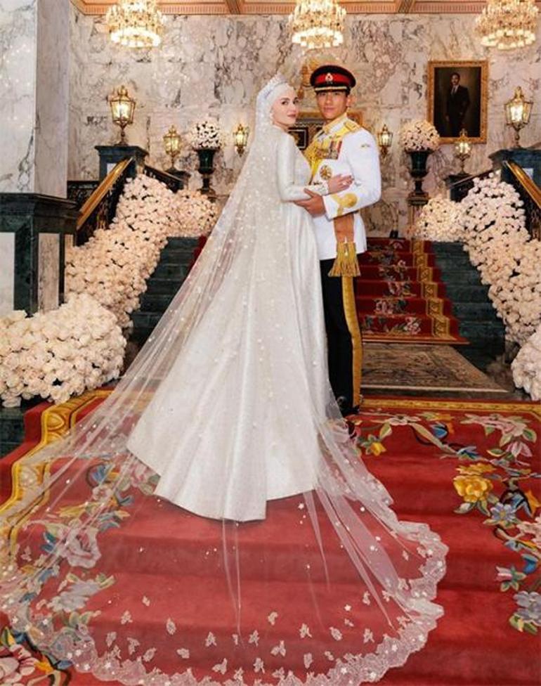 Prens Abdul Mateen ve Anisha Rosnah: Çocukluk Arkadaşlarından Hayat Ortaklarına