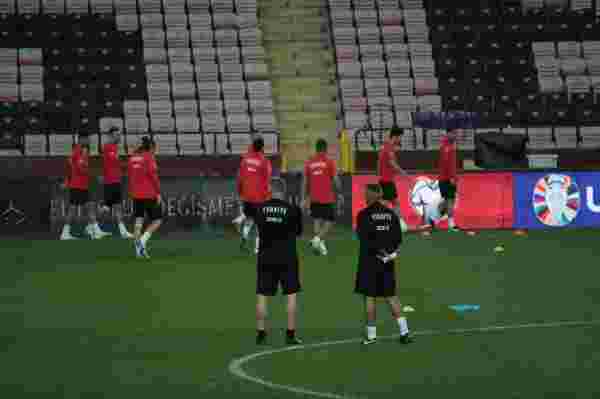 A Milli Takım, Ermenistan maçı hazırlıklarını tamamladı
