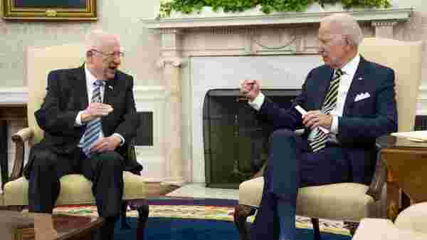 ABD Başkanı Biden, İsrail siyasetçinin 12 çocuğu olduğunu öğrenince önünde diz çöktü