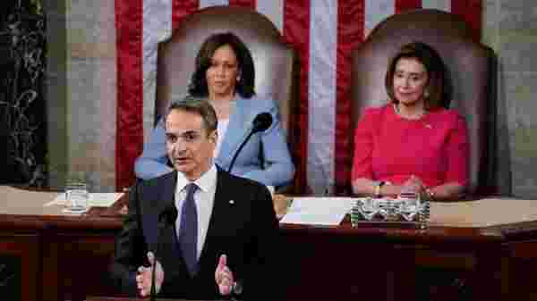 ABD Kongresi'nde Türkiye'yi şikayet eden Miçotakis, senatörler tarafından ayakta alkışlandı