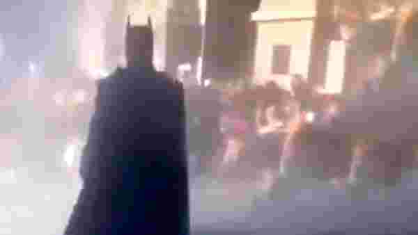 ABD, protestolara katılan 'Batman' kostümlü eylemciyi konuşuyor