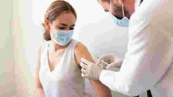 ABD seyahat kriterini güncelledi! Acil kullanım onayı alan 6 aşıyı yaptıranlar ülkeye girebilecek
