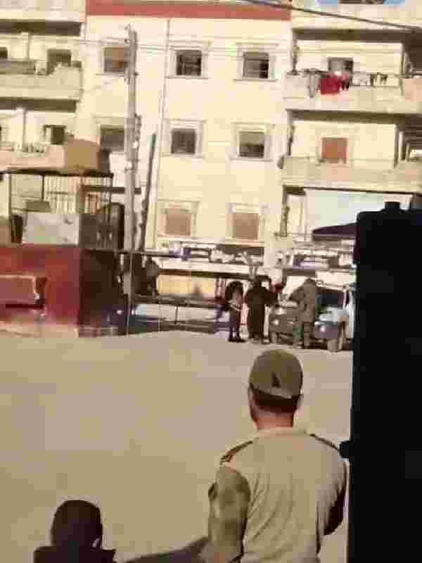 Afrin'de halkın yoğun olduğu bölgede bombalı eylem hazırlığındaki 2 kadın terörist etkisiz hale getirildi