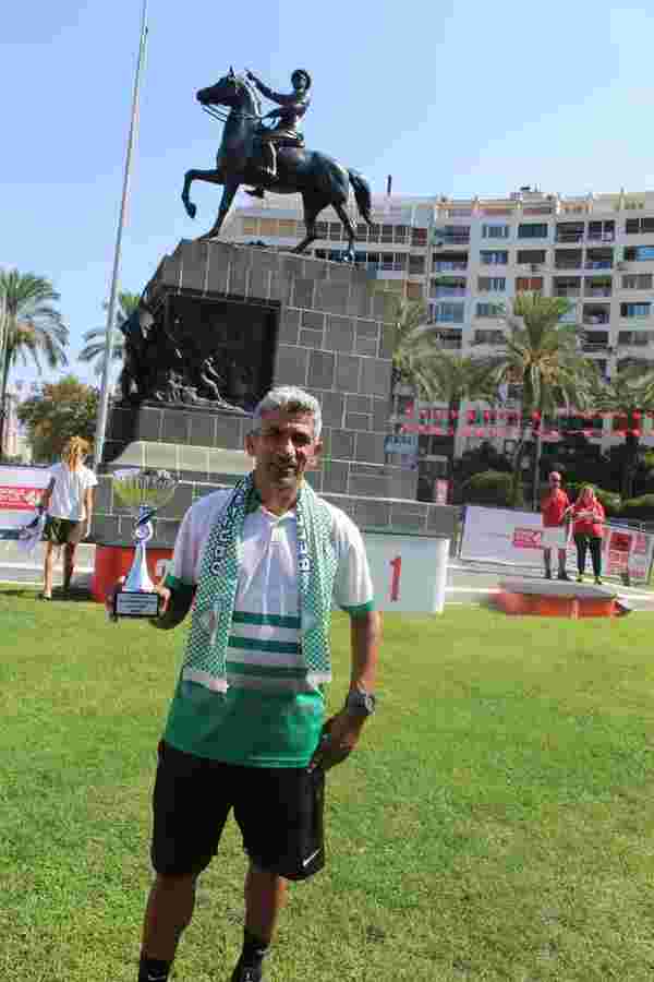 Ahmet Bayram, İzmir Yarı Maratonu’nda şampiyon oldu
