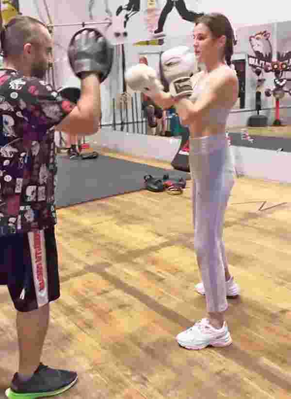 Alina Boz kick boks ile form tutuyor