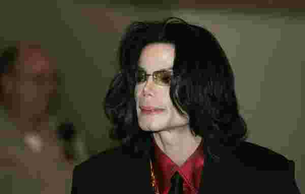 Amerikalı kahinden akılalmaz iddialar: Michael Jackson'un hayaletiyle evliyim, öpmeme izin vermiyor