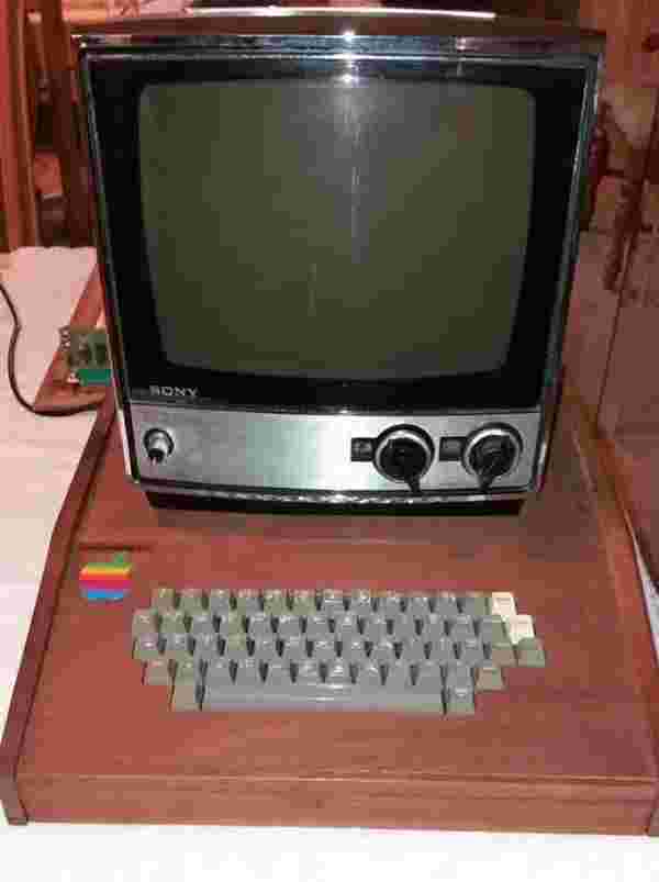 Apple'ın ilk bilgisayarı 1 milyon sterline satılacak