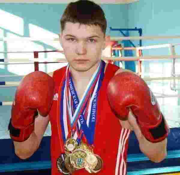 Arkadaşını öldüren ayıyla dövüşen Rus boksör, yaşam mücadelesi veriyor