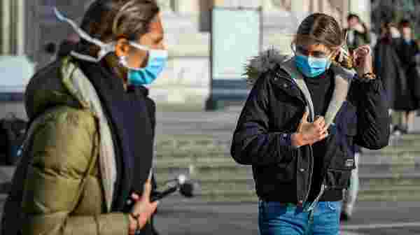 Aşılamanın düşük olduğu Avrupa ülkelerine sonbaharda koronavirüs vakalar artabilir