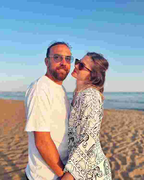 Aşka gelen eski Survivor yarışmacısı Sercan Yıldırım, eşiyle öpüşme pozunu paylaştı