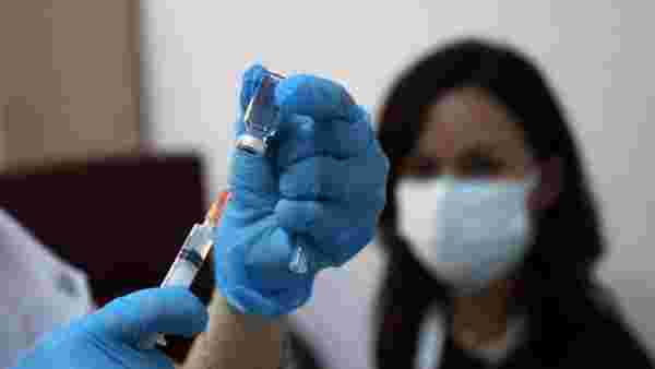 Avrupa İlaç Ajansı: BioNTech/Pfizer tarafından geliştirilen aşı ile aşılama sonrası ölümler arasında bağ bulunmuyor