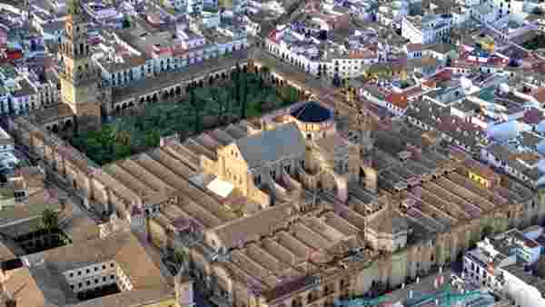 Ayasofya Camii'ne dünyadan tepkiler gelirken İspanya'daki Cordoba Katedrali örneği unutuluyor
