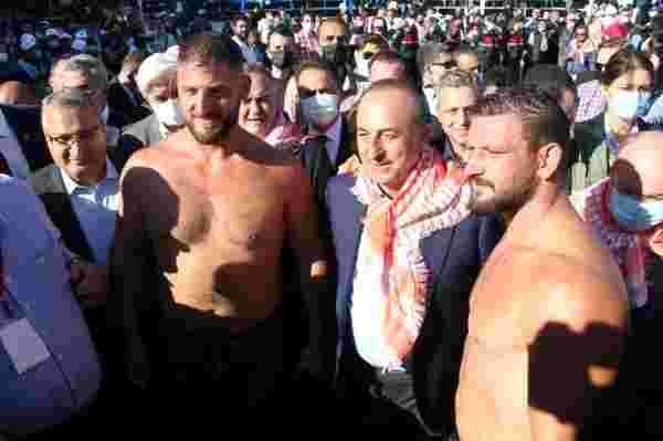 Bakan Çavuşoğlu, Manisa'da yağlı pehlivan güreşlerine katıldı