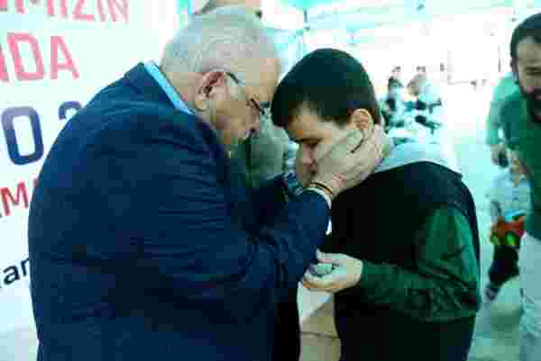Başkan Mahçiçek, görme engellilere EXPO 2023'ü anlattı