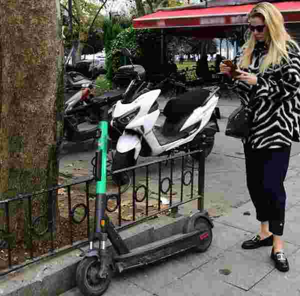 Begüm Kütük elektrikli scooter tutkunu çıktı!
