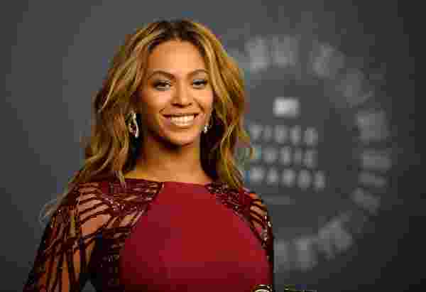 Beyonce, iki kovanla arıcılığa başladı #1