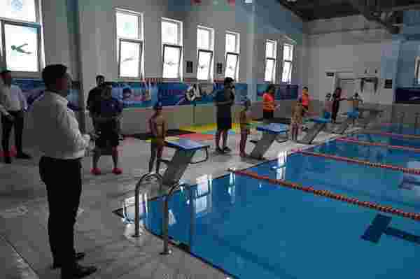 Biga’da yüzme yarışları düzenlendi
