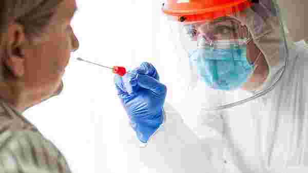 Bilim Kurulu Üyesi: Grip ve corona virüsünü ayırt eden tanı testleri geliştirildi