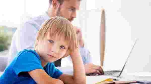 Bilimsel araştırma: Stresli babalar çocukları da kötü etkiliyor