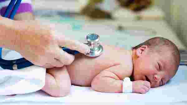 Bebeklerde kasık fıtığı nasıl anlaşılır?