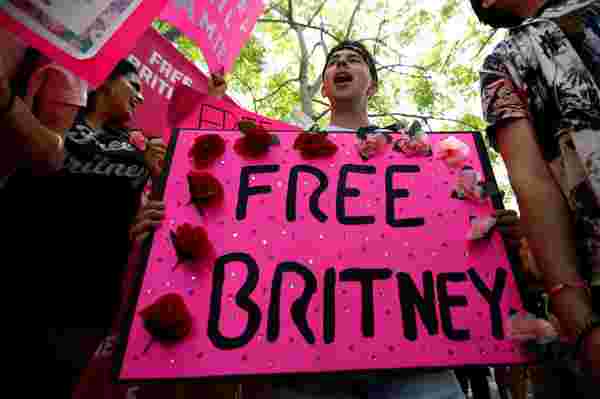 Britney Spears: Babam beni kontrol ettiği sürece sahnede olmayacağım #2