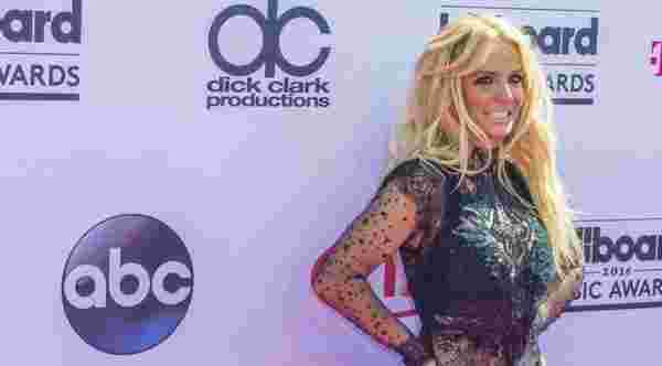 Britney Spears’ın eski kocası boşanmak için kandırıldığını iddia ediyor