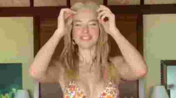 Burcu Esmersoy'dan bikinili dans videosu