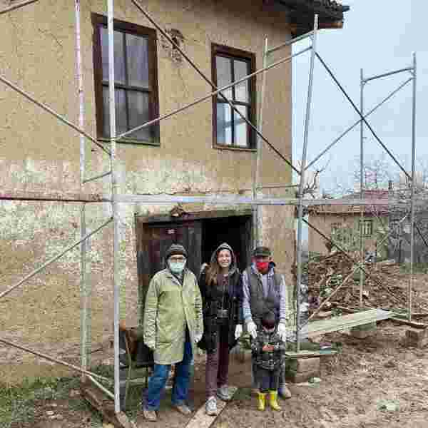 Burcu Kara köy evini yeniledi #1