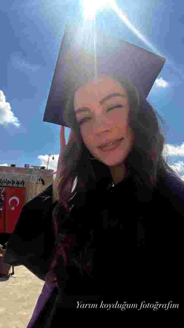 Burcu Özberk, üniversiteden mezun oldu #1