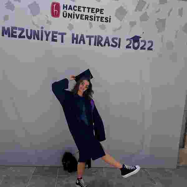 Burcu Özberk, üniversiteden mezun oldu #4