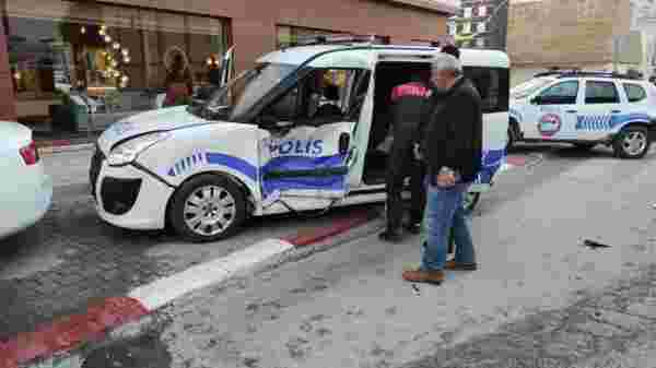 Bursa'daki trafik kazasında 2'si polis 3 kişi yaralandı