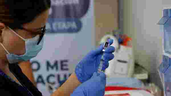 İngiltere'de aşı skandalı... Milyonlar beklerken kaçak göçmenler aşı oldu