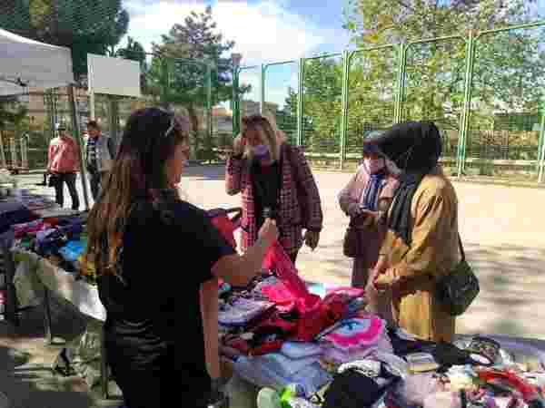 Bursalılar, üniversite öğrencileri ve engelliler için hayır panayırı açtı