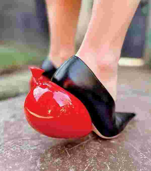 Buse Terim ilginç topuklu ayakkabısıyla bir modayı başlattı