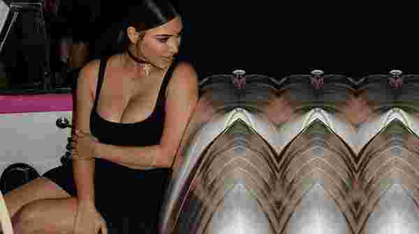 Canlı yayında inanılmaz kaza! Sadece sütyen giyen Kim Kardashian'ın göğüs uçları açıldı - Haberler