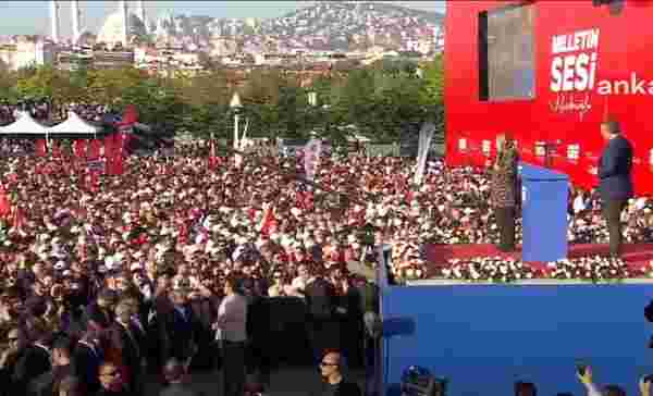 CHP'in İstanbul mitinginde Kılıçdaroğlu ve İmamoğlu, vatandaşları halkın arasında dinledi