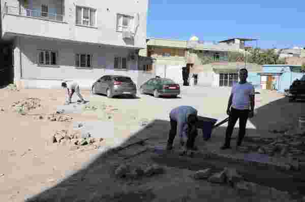 Cizre'de demir direkler kaldırıldı, kilitli parke döşeme çalışması başlatıldı