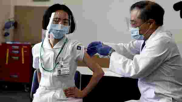 Japonya Sağlık Bakanlığı: Pfizer aşısı olan bir kadın yaşamını yitirdi