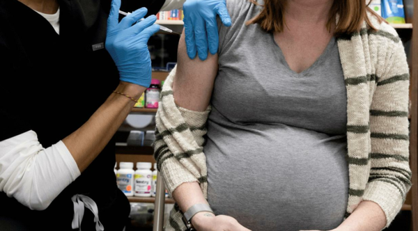 Covid-19 hamileleri tehdit etmeye devam ediyor: Ölü doğum riski artıyor