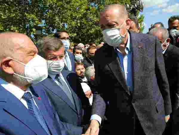 Cumhurbaşkanı Erdoğan, Oğuzhan Asiltürk'ün cenazesinde eski mesai arkadaşı Ahmet Davutoğlu'nu görmezden geldi