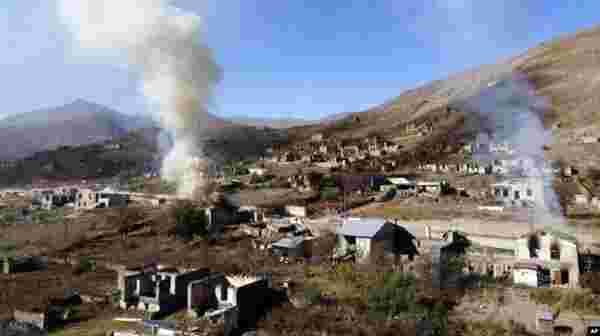 Dağlık Karabağ'dan dumanlar yükseliyor! Kenti boşaltmak için ek süre isteyen Ermeniler, yakıp yıkmaya devam ediyor