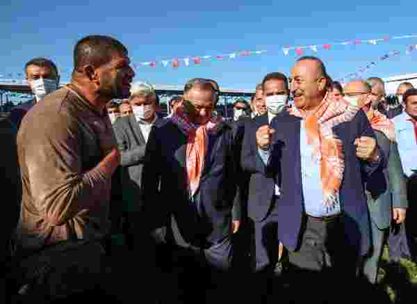 Dışişleri Bakanı Çavuşoğlu, 6. Yuntdağı Yağlı Güreşleri'ni izledi