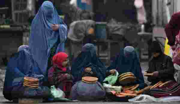 Dünya Afganistan'daki olayı konuşuyor! 9 yaşındaki kız çocuğu 20 bin TL karşılığında 55 yaşında bir adamla evlendirildi