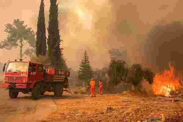Türkiye alev alev yanarken dünya basını da yangınları korkuyla izliyor